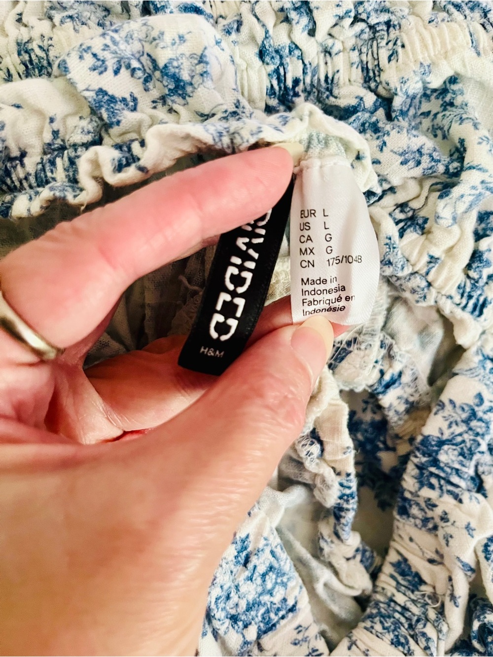 H&M Linen Blend Dress with Blue and White Toile Floral Print - Picture 6 of 7